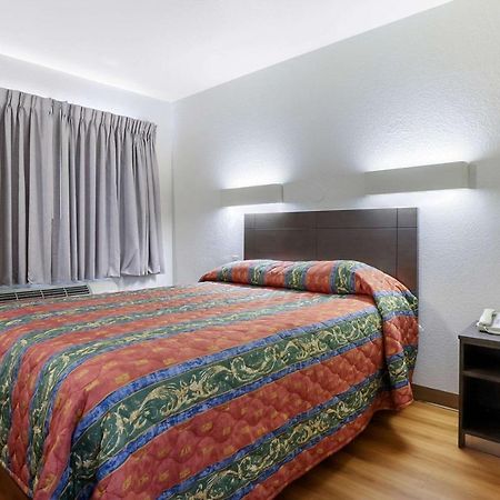 Rodeway Inn Winston Salem Route 52 Esterno foto