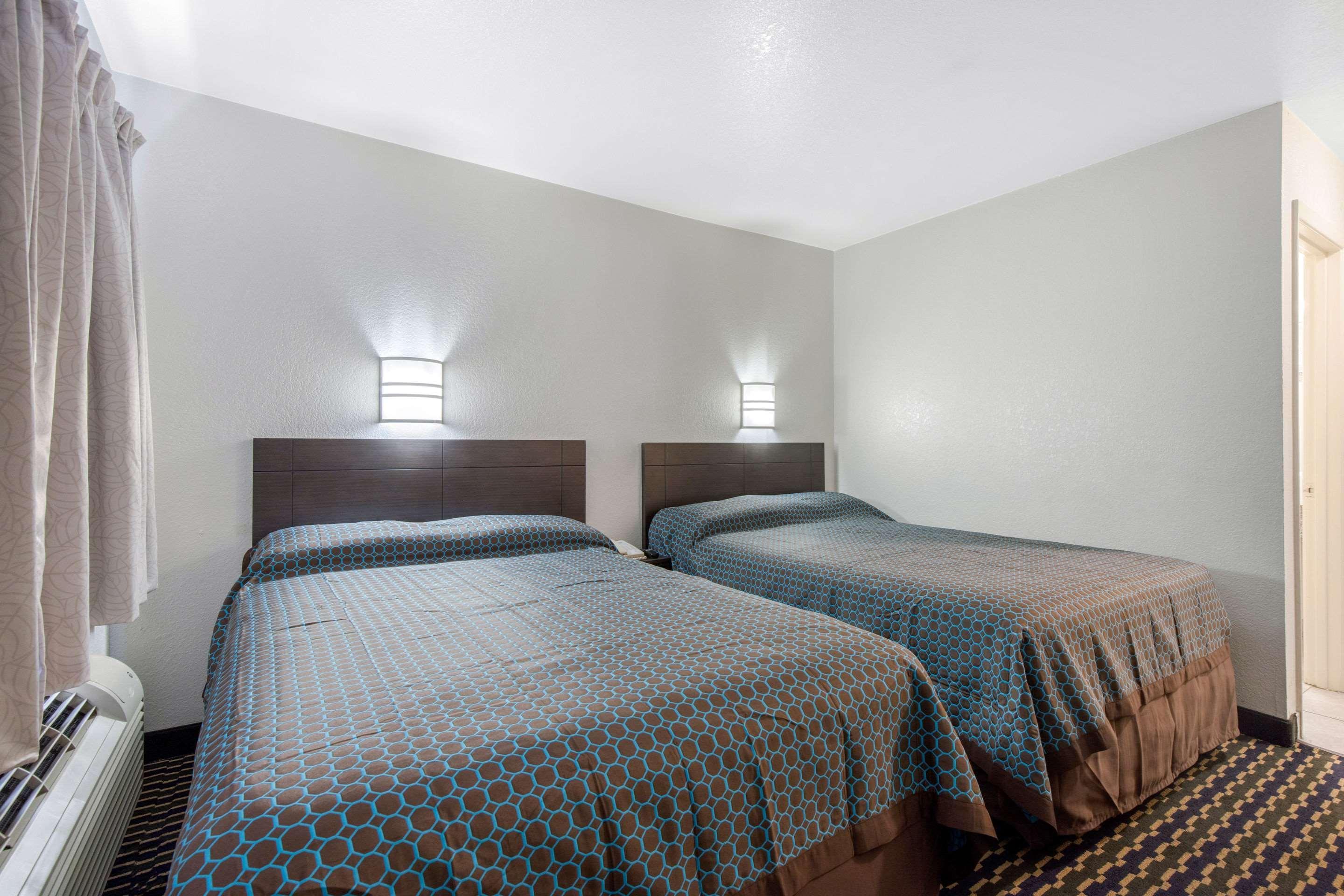 Rodeway Inn Winston Salem Route 52 Esterno foto
