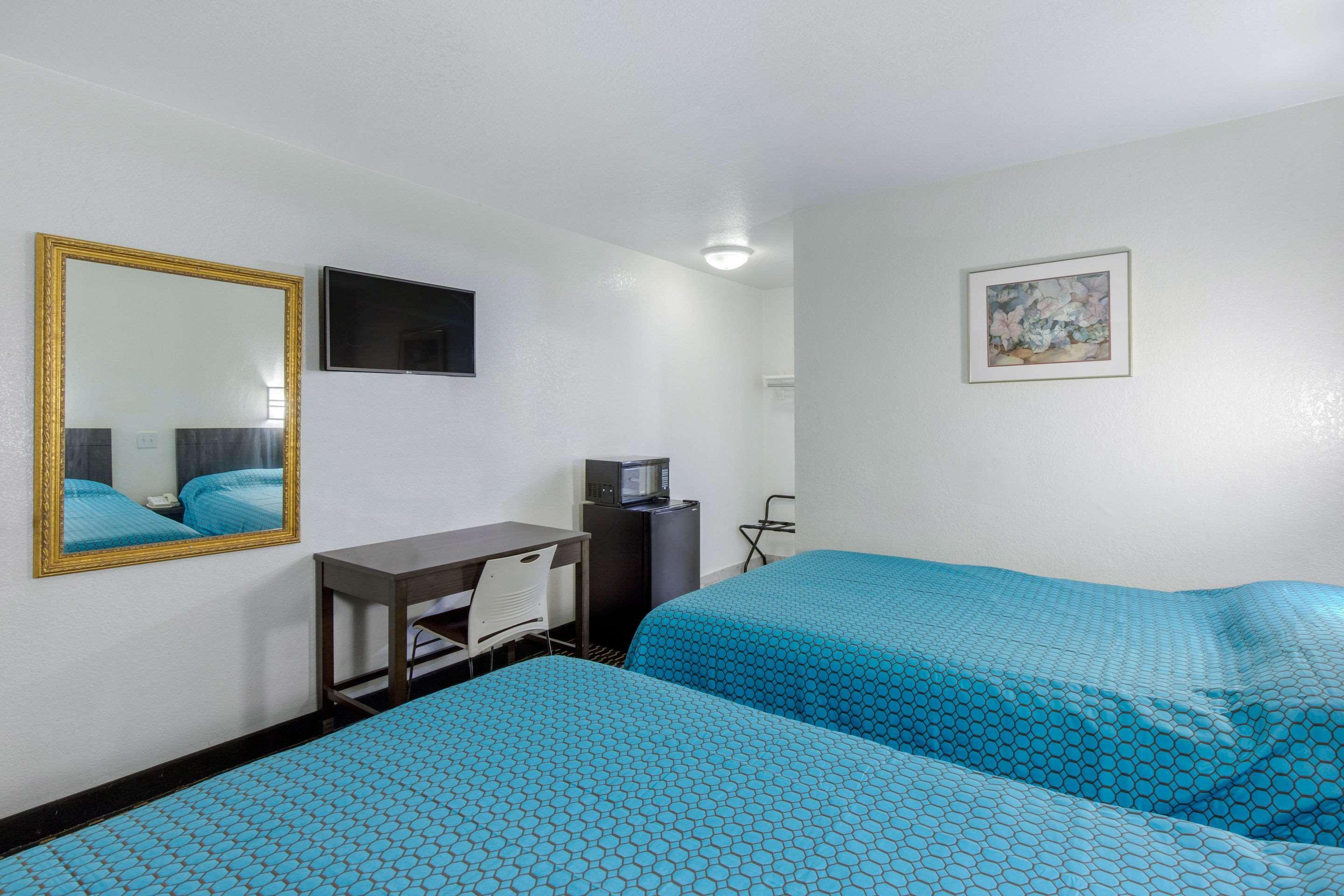 Rodeway Inn Winston Salem Route 52 Esterno foto