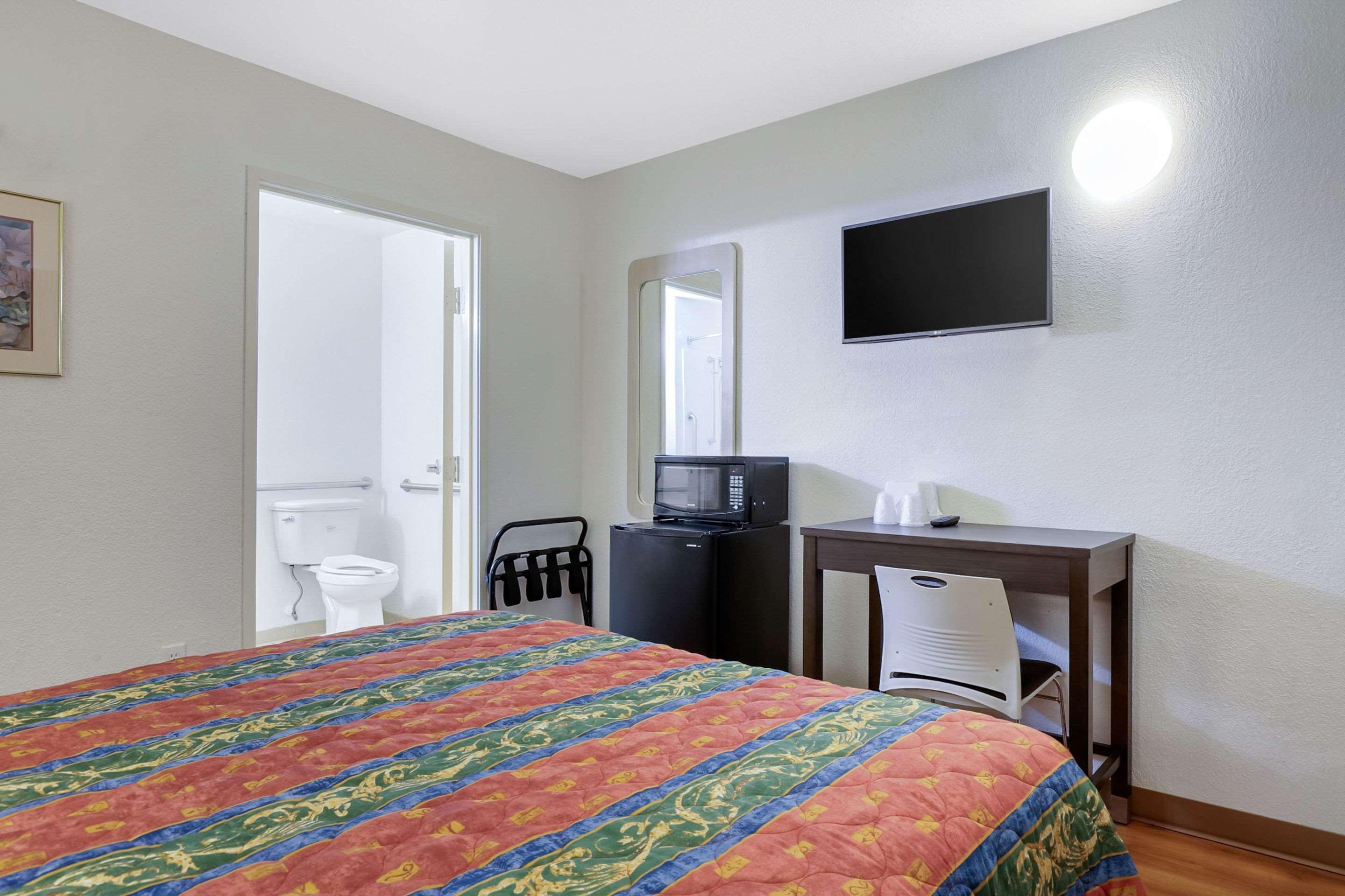 Rodeway Inn Winston Salem Route 52 Esterno foto
