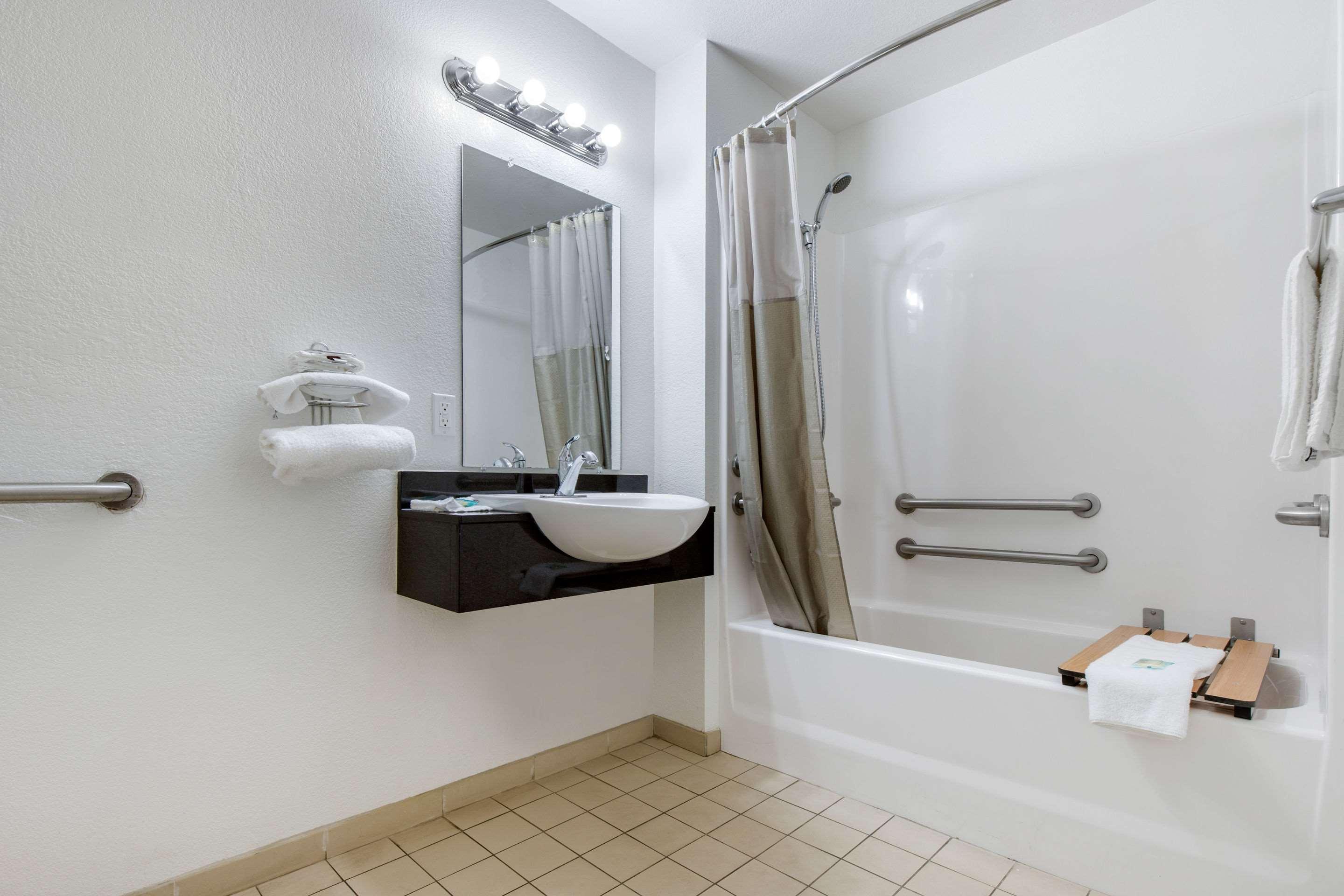 Rodeway Inn Winston Salem Route 52 Esterno foto