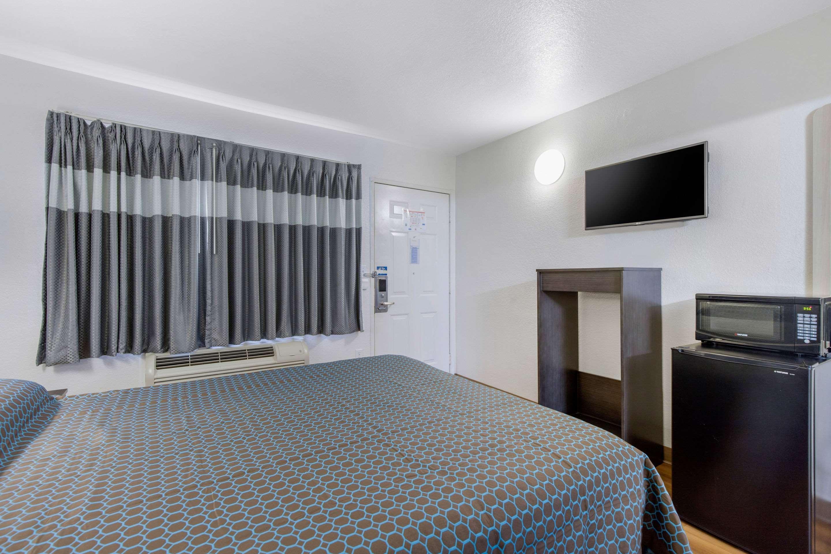 Rodeway Inn Winston Salem Route 52 Esterno foto