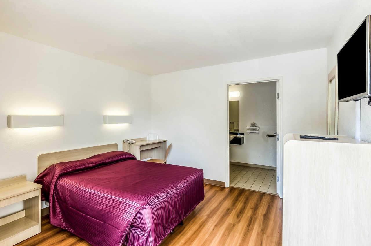 Rodeway Inn Winston Salem Route 52 Esterno foto