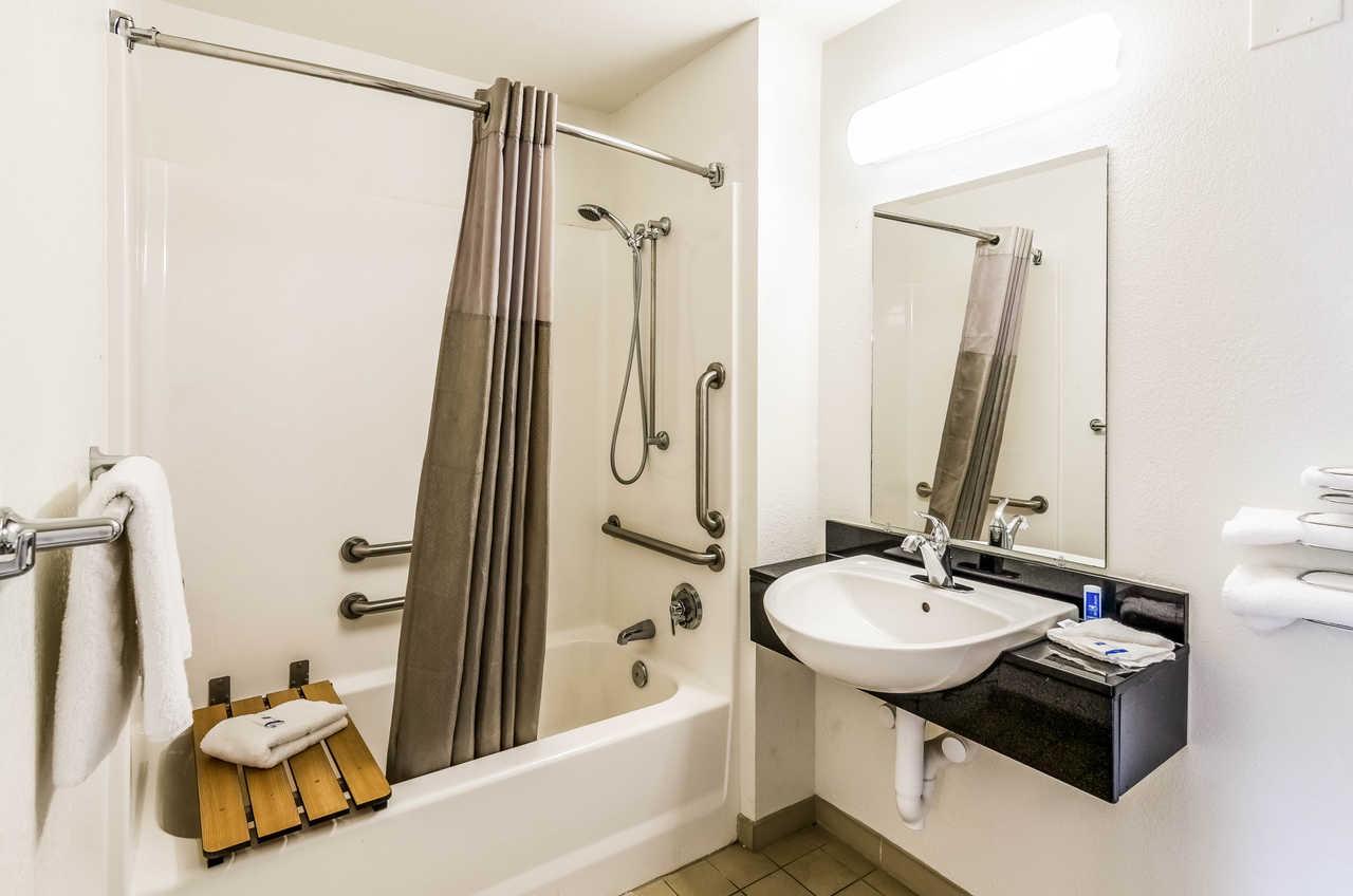 Rodeway Inn Winston Salem Route 52 Esterno foto