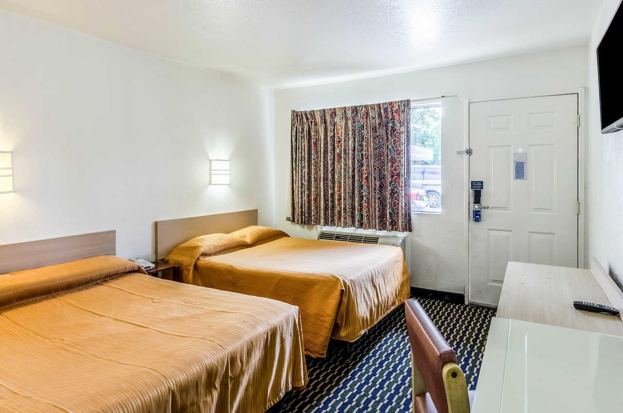 Rodeway Inn Winston Salem Route 52 Esterno foto