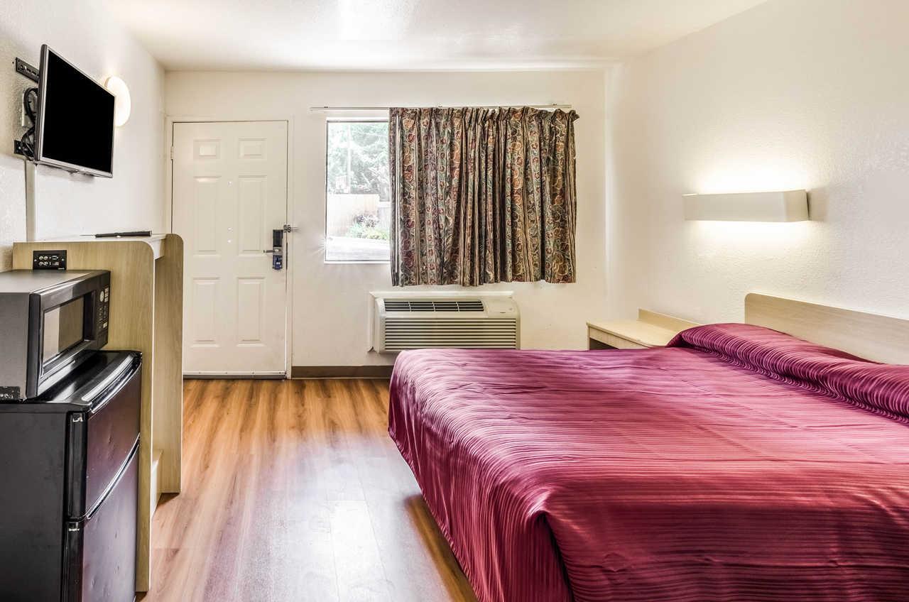 Rodeway Inn Winston Salem Route 52 Esterno foto