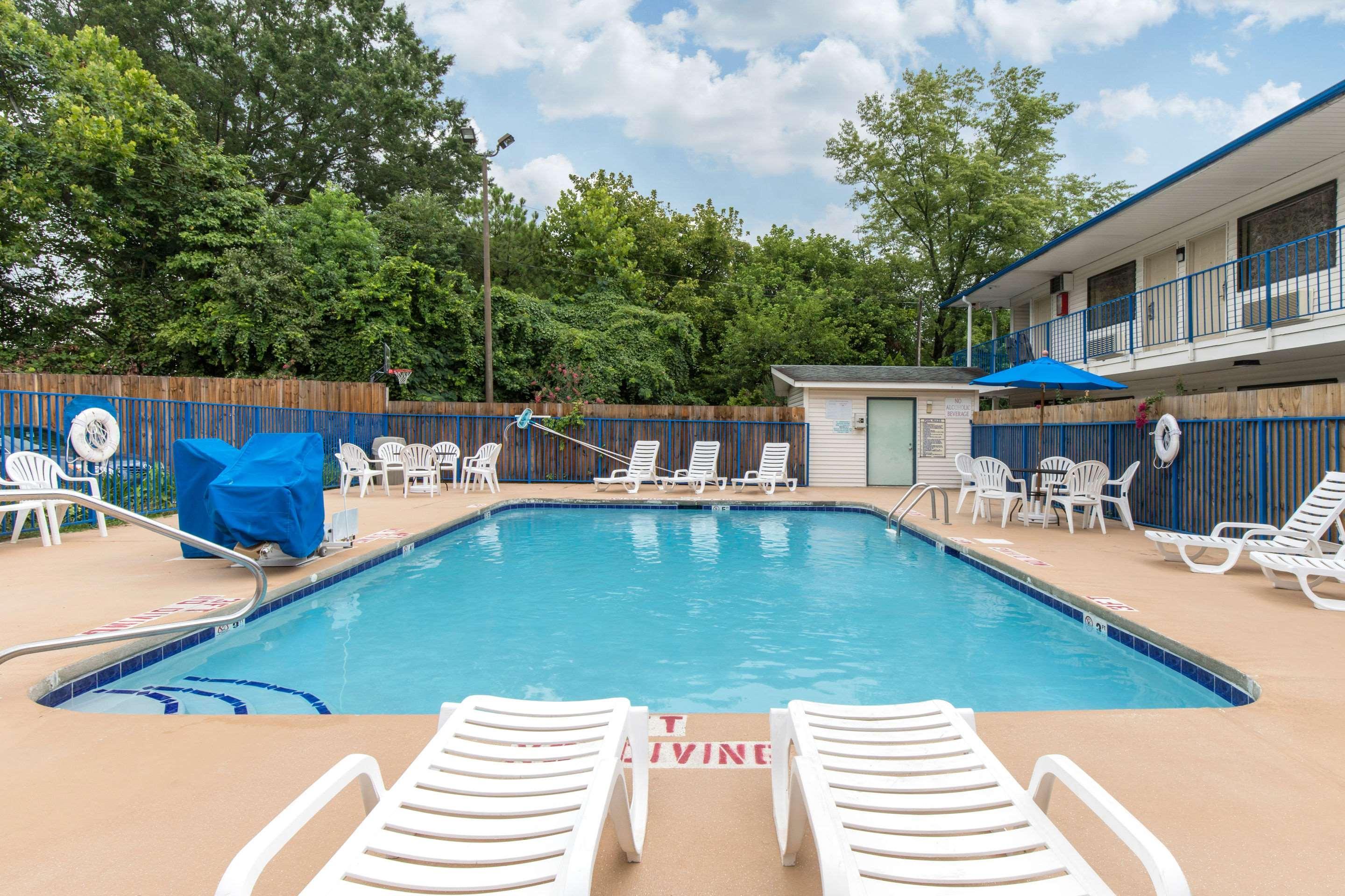 Rodeway Inn Winston Salem Route 52 Esterno foto