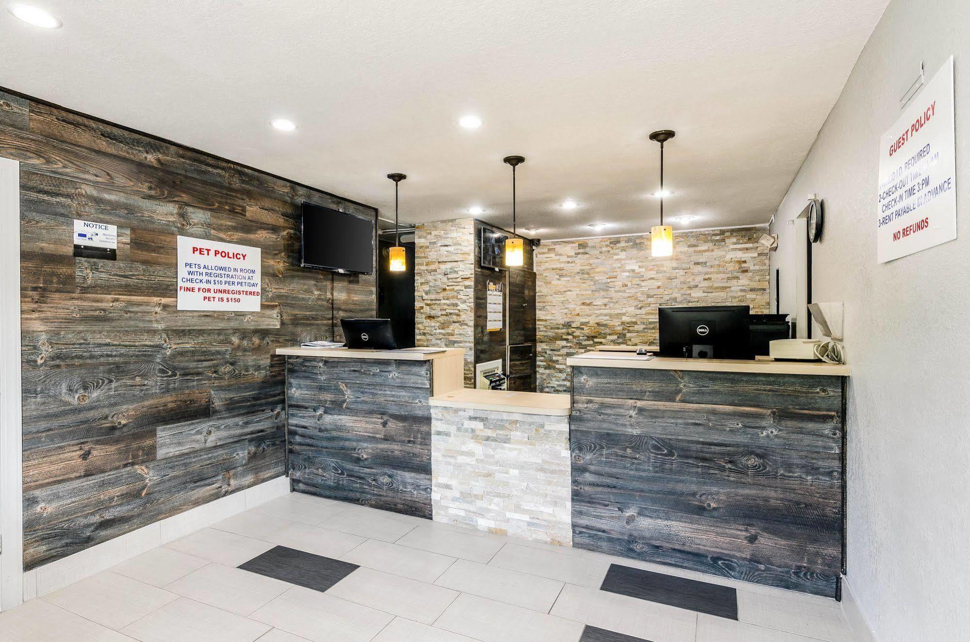 Rodeway Inn Winston Salem Route 52 Esterno foto