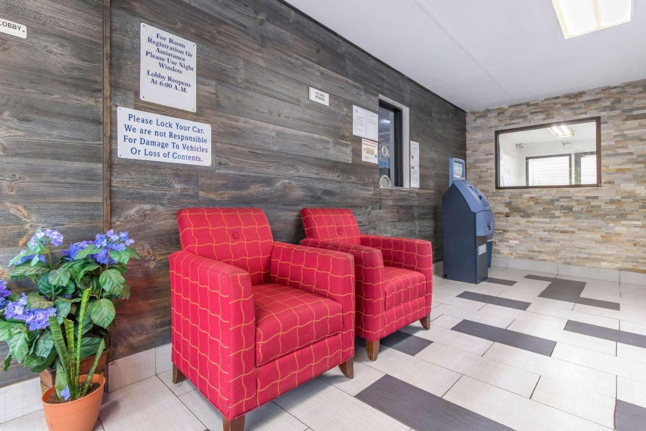 Rodeway Inn Winston Salem Route 52 Esterno foto