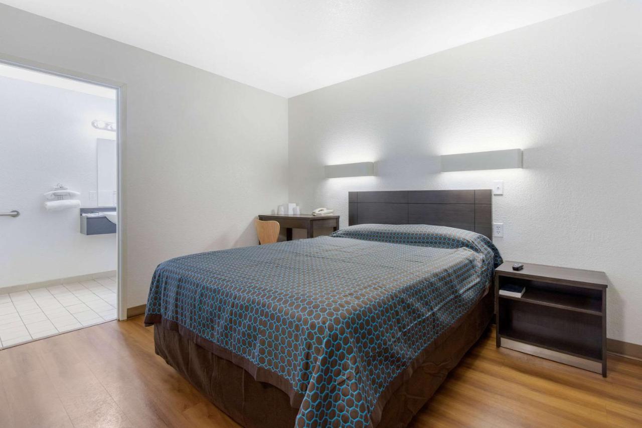 Rodeway Inn Winston Salem Route 52 Esterno foto